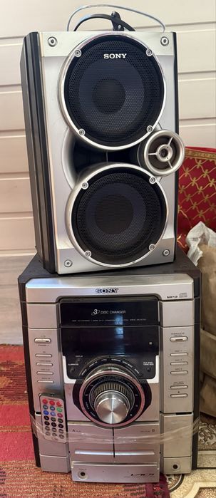 Продам магнитолу sony