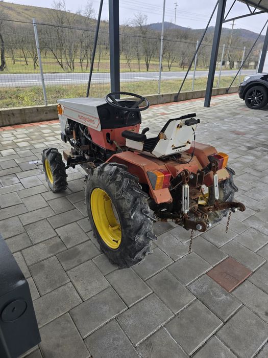 Vand tractoras in stare buna