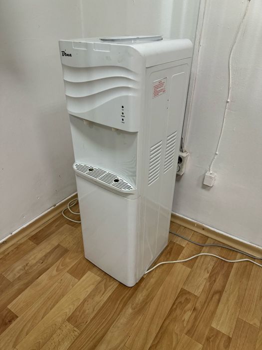 Диспансер или кулер для воды