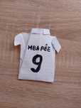 Tricouri de fotbal de hârtie