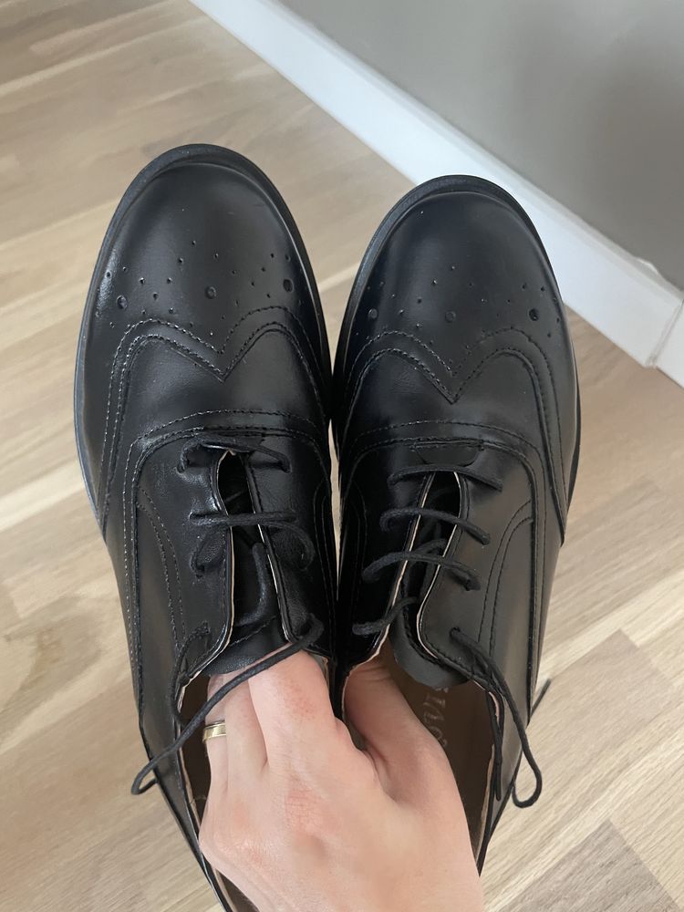 Pantofi negri piele naturala interior exterior marime 37