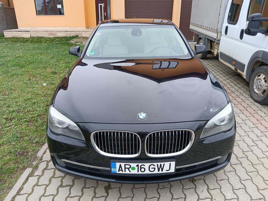 Vând Bmw 740d An 2011  4 Butoane Extra full