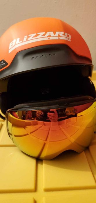 Oakley Casca schi Mod 5 si ochelari Oakley Flight Deck