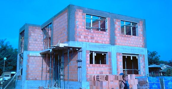 Construim case la rosu/cheie/Amenajari interioare/Garduri/Amenajari/