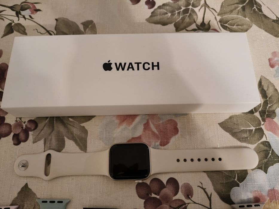 Apple Watch SE 2 40 mm Starlight