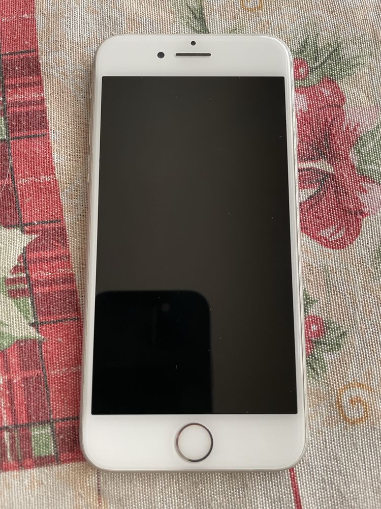 Iphone 8.64 gb. Без никакви проблеми