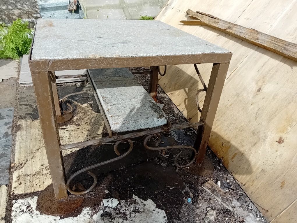 Продается столик