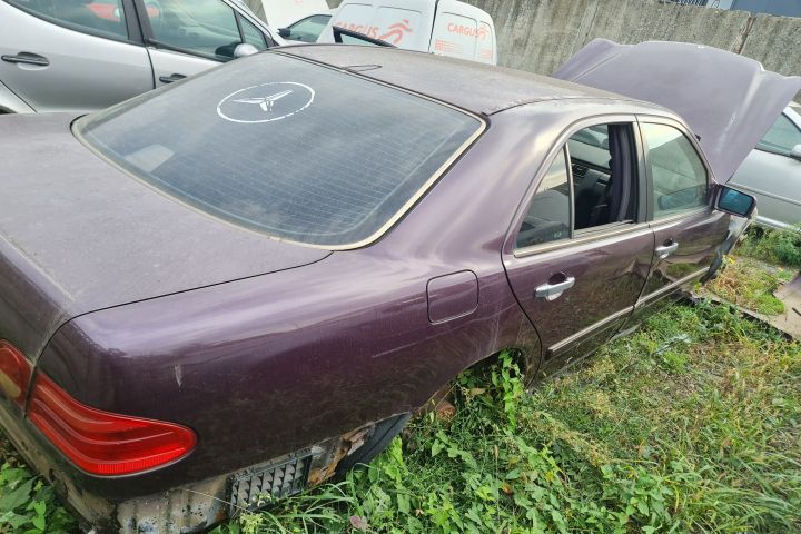 Piese Mercedes-Benz E-Class W210