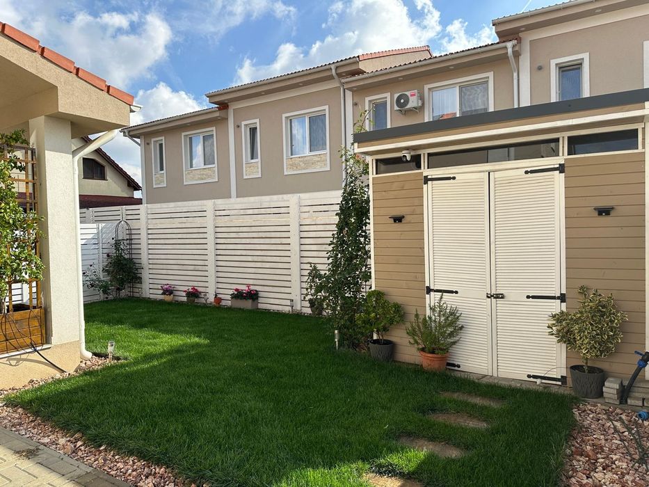 Proprietar Vand Duplex  cu Fotovoltaice  in Giroc