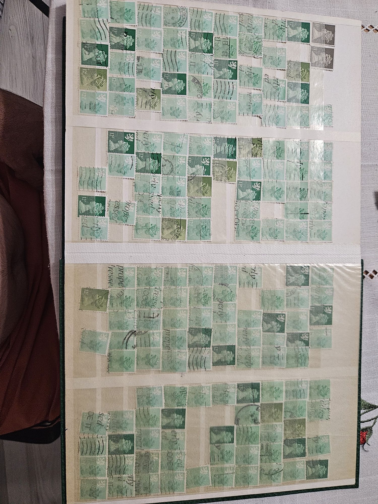 Clasor  regina Elisabeta a-ll-a, serii complet erori,  perforate...