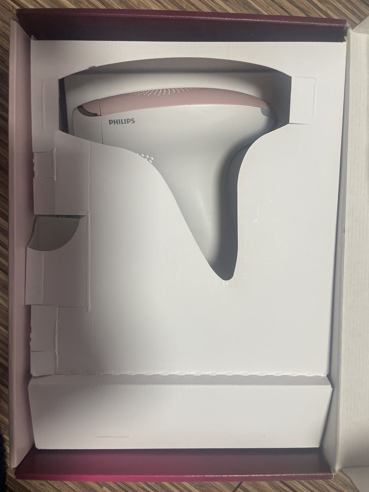 Фотоепилатор Philips Lumea