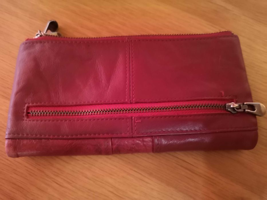 Дамско портмоне естествена кожа и несесери