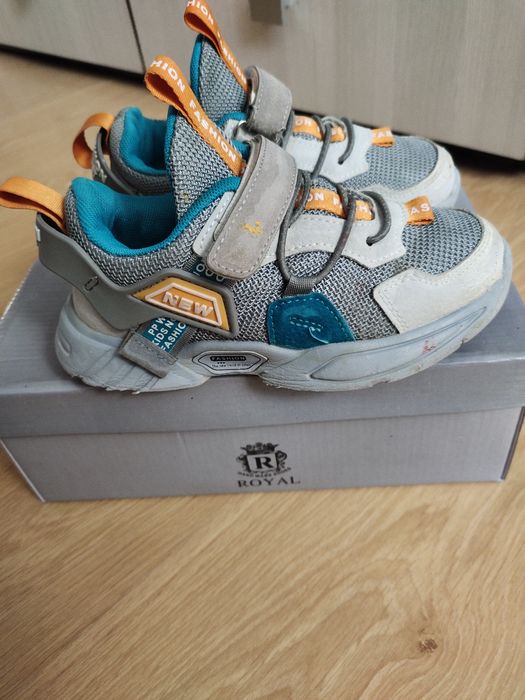 Продам детские кроссовки, 30 размер