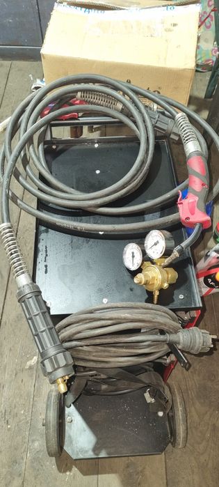 Vând invertor syn mig 211