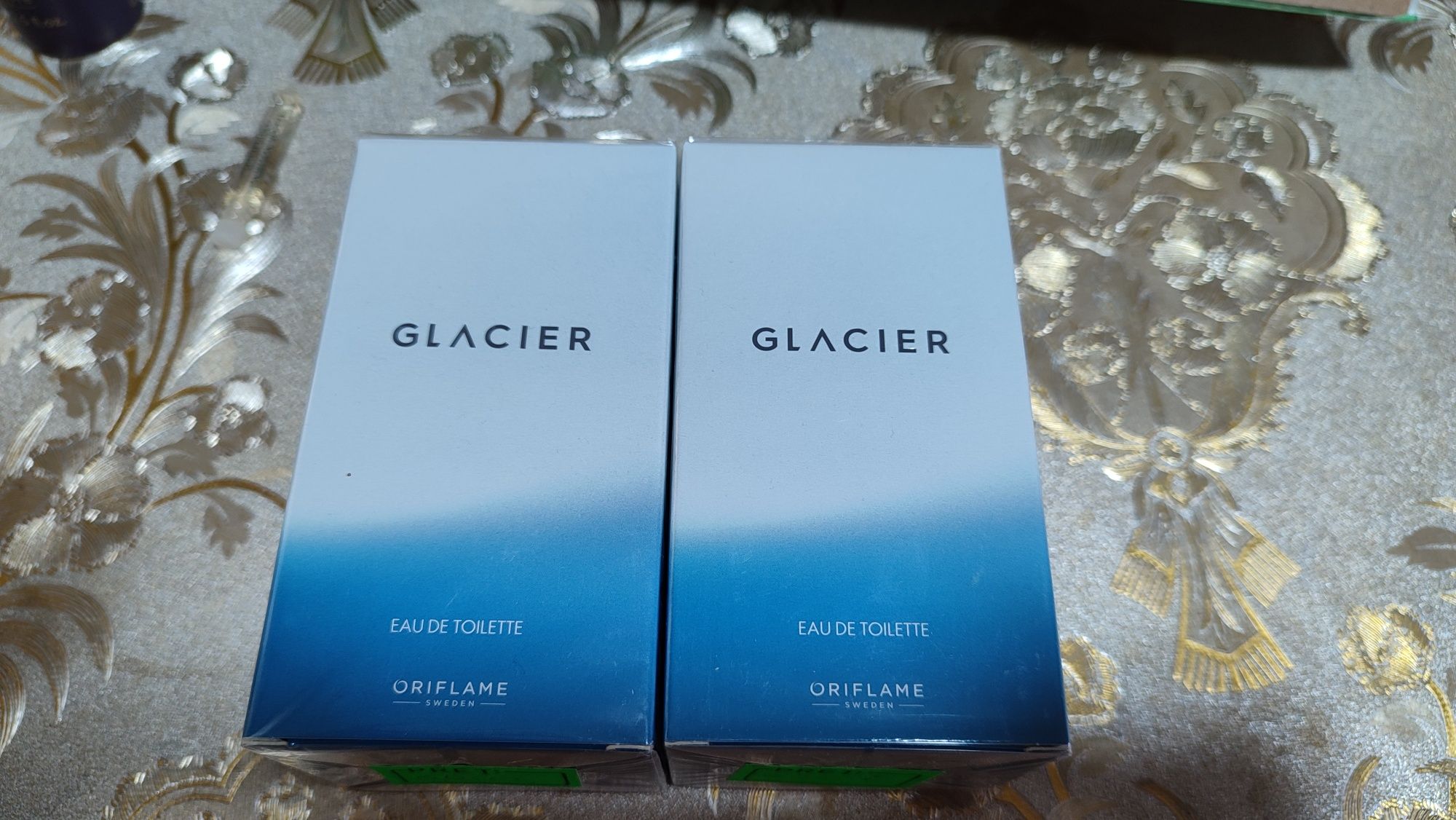 Vând parfum GLACIER bărbați