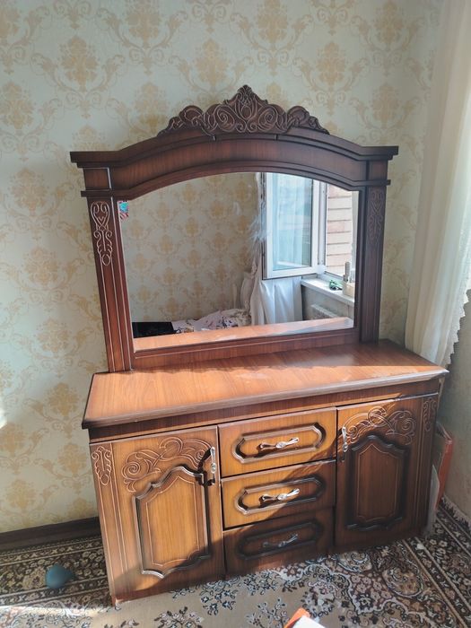 Продаётся трюмо Б/У