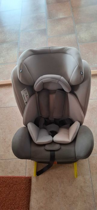 Vand scaun auto cu isofix