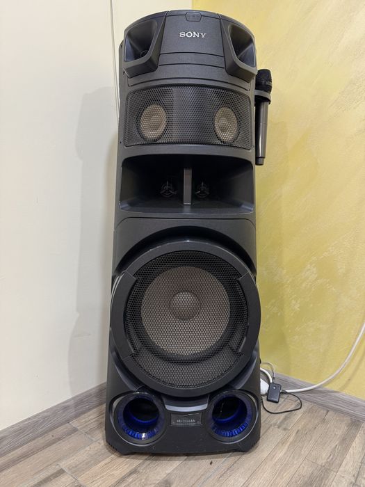 SONY  модел  MHC-V83D