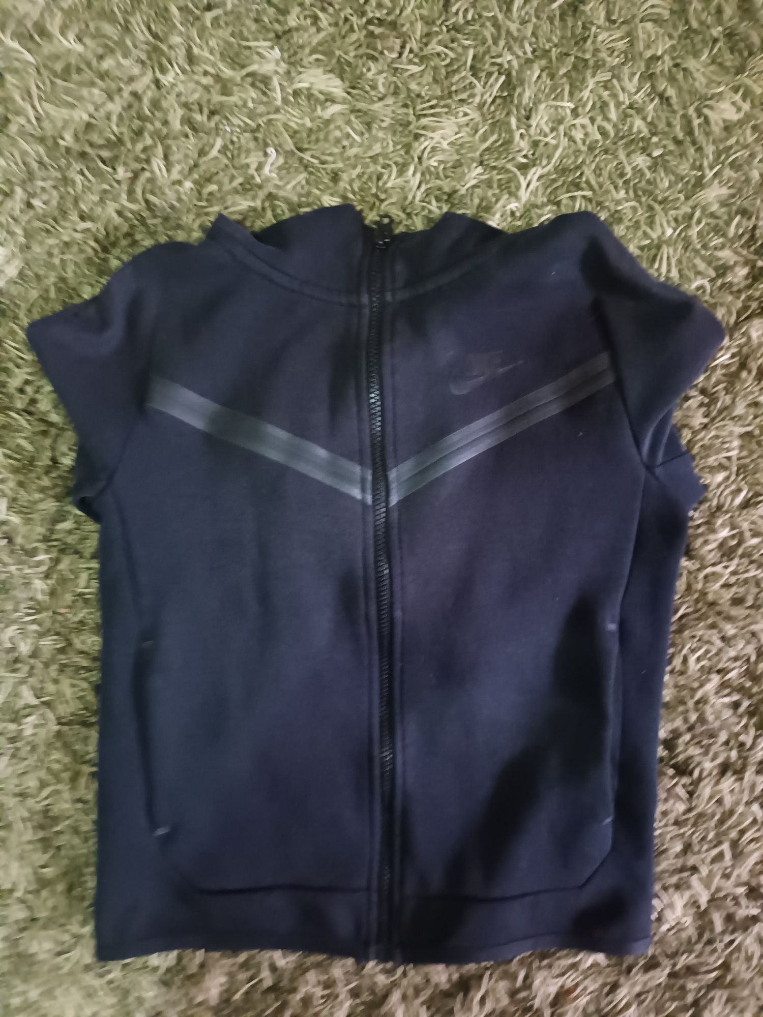 Tech fleece 10-12 ani.Livrare gratuită