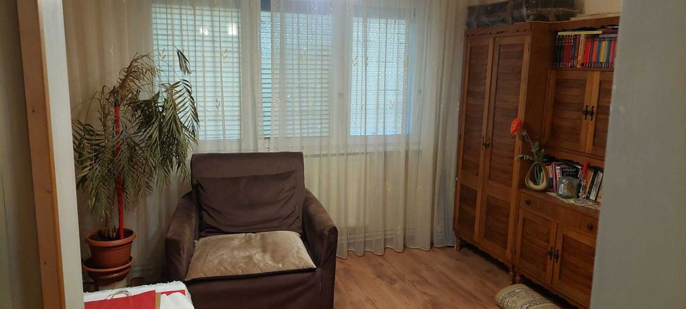 De vânzare Apartament 3 camere Aleea Aurora