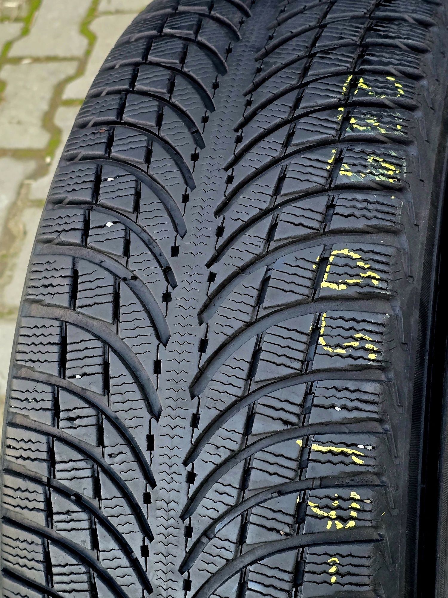 123 456 . .Michelin