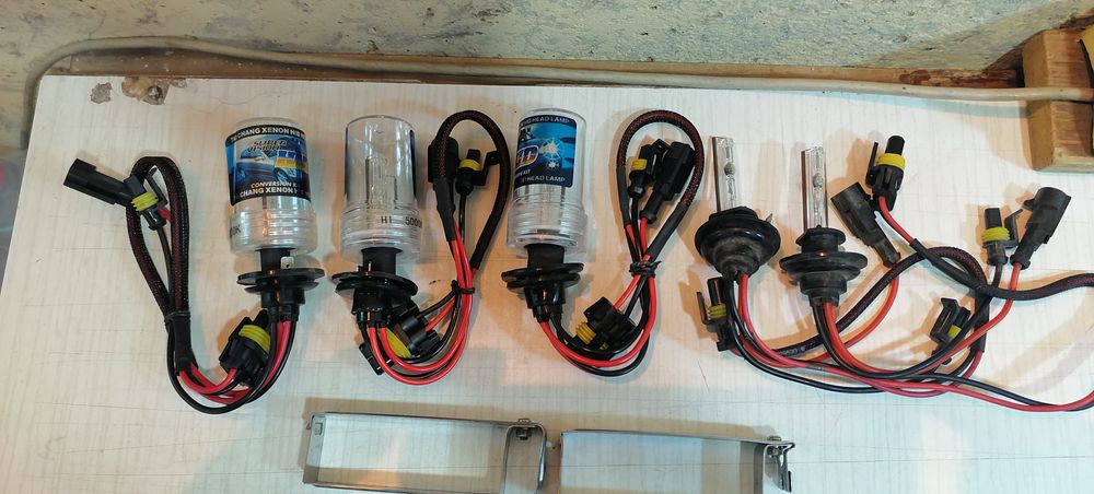 Ксенононови крушки H1 5000K 35W и баласти