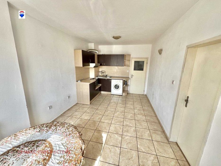 Продава се Тристаен апартамент в Русе, Дружба 1 - 73 кв.м за 1273 €/кв.м - Снимка #2