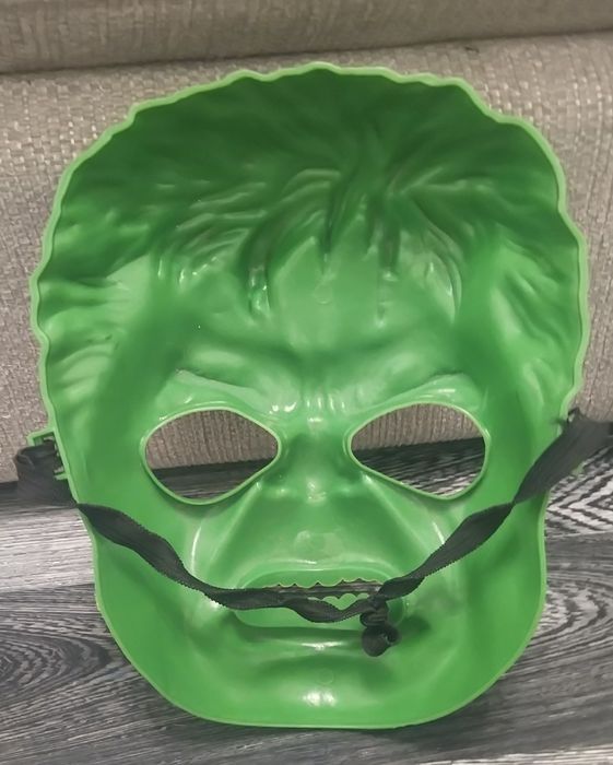 Маска на Хълк...