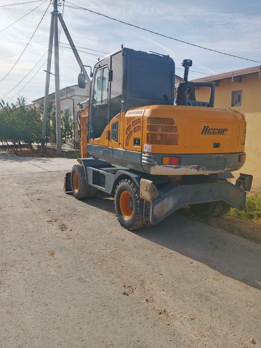 Экскаваторы сотилади йл 2020