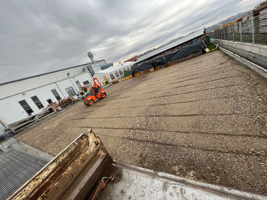 De Inchiriat cilindru compactor 3,4tone si talpa compactoare 190kg