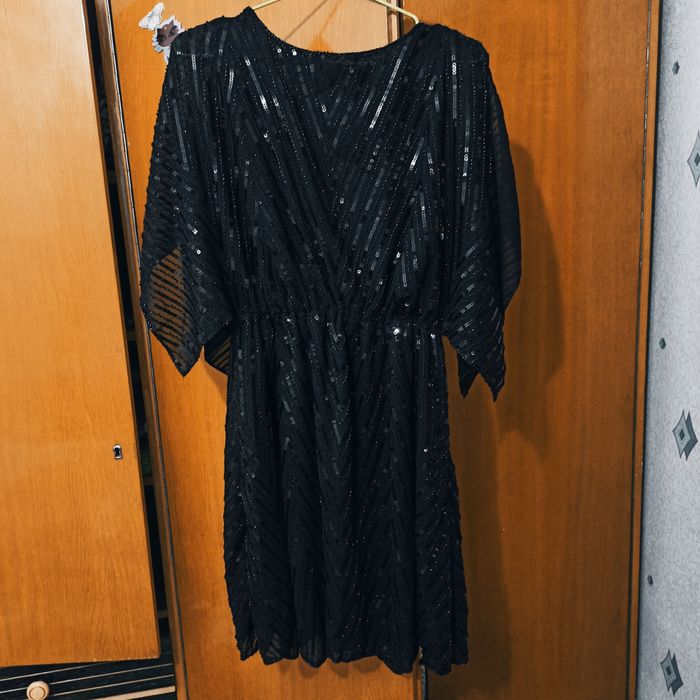 Платья вечерние новые