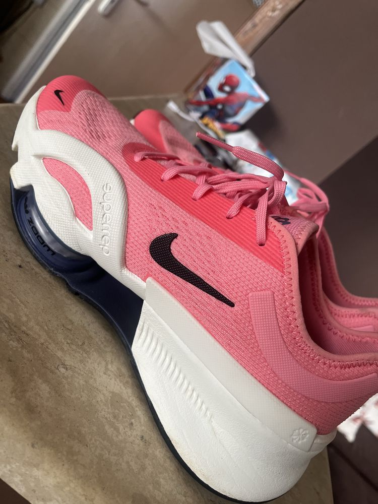 Nike woman Air Zoom