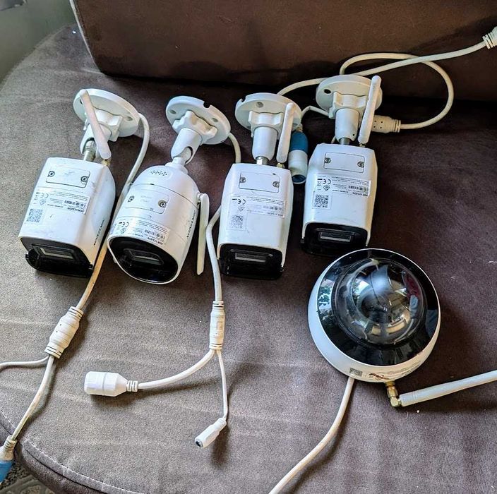 Vand 5buc. Camere Wirless HiKVision