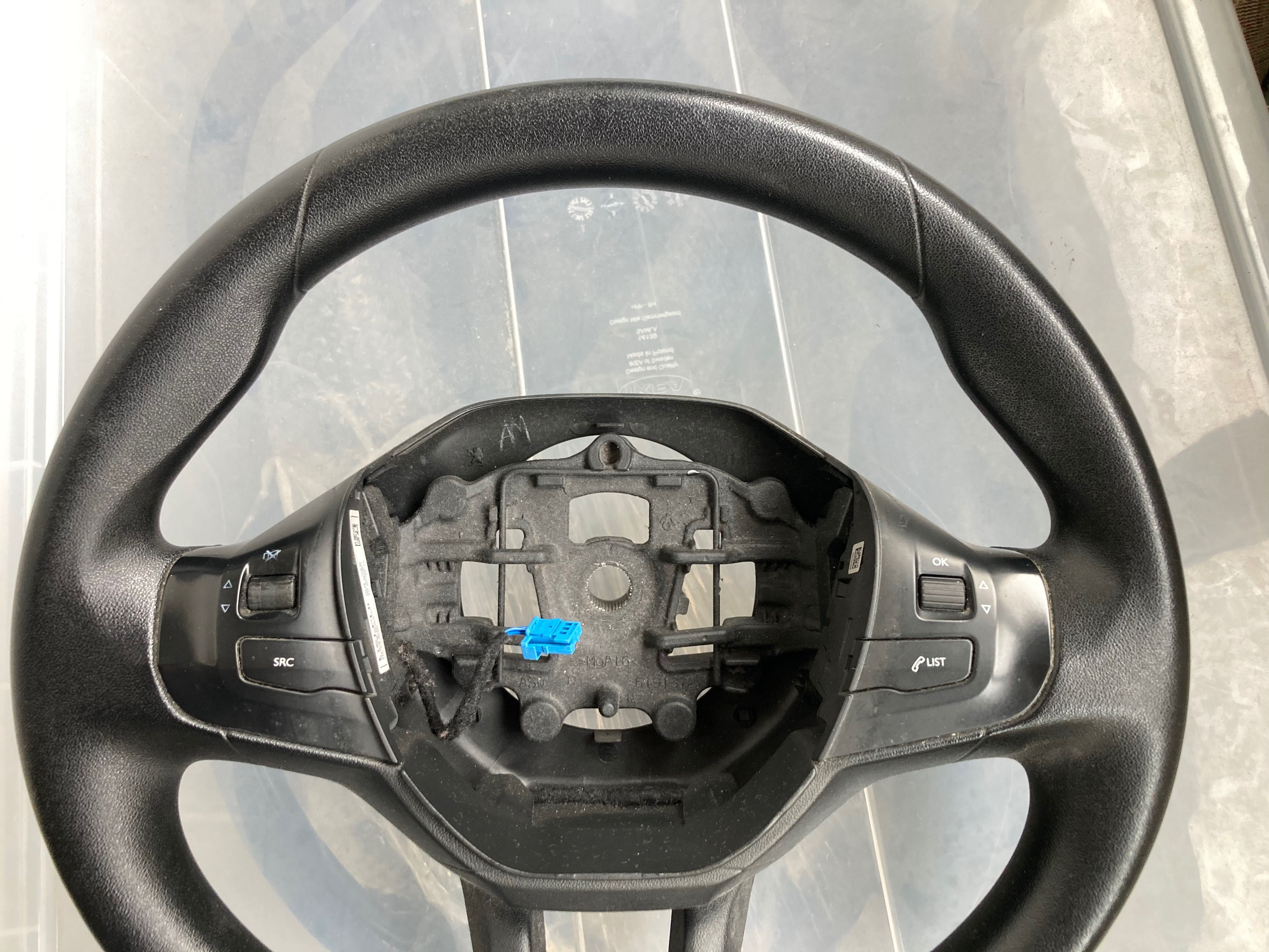 Volan Peugeot 208 2008 volan cu comenzi Peugeot 208 2012 - 2018