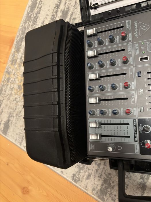 Behringer PA 200 sistem