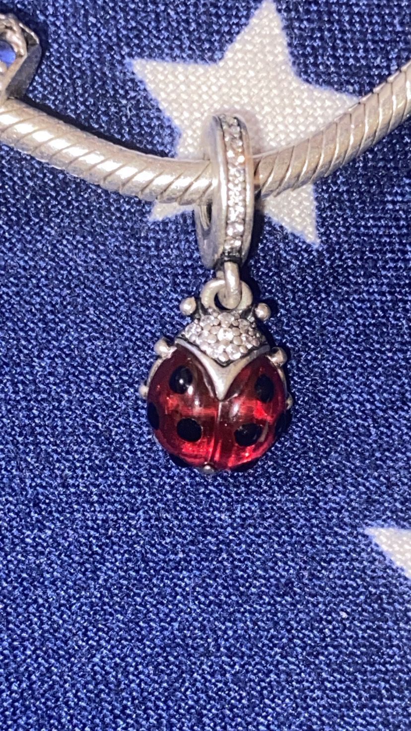 Charm Pandora Buburuza