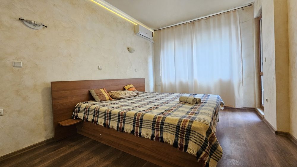 Дава се под наем Тристаен апартамент в Варна, Център - 100 кв.м за 611.49 € - Снимка #4