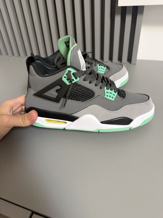 Jordan 4.