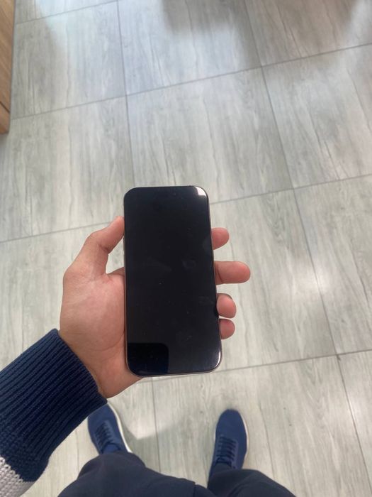 Продаю телефон Iphone 16 pro