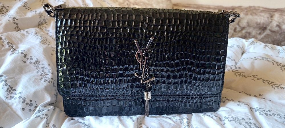 Geanta neagra piele lacuita