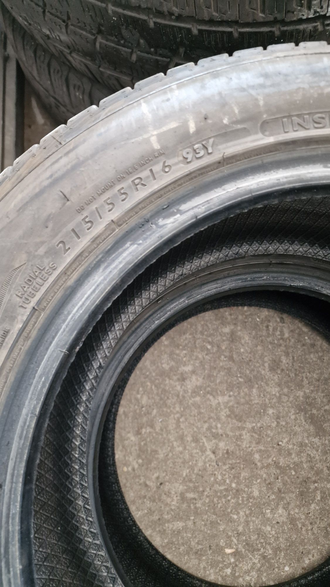 215 55 16 Dunlop  2 anvelope vara ca noi