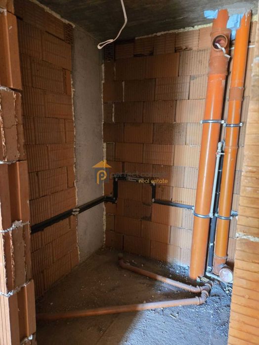 Продава се Двустаен апартамент в Пловдив, Гагарин - 72 кв.м за 1084 €/кв.м - Снимка #3