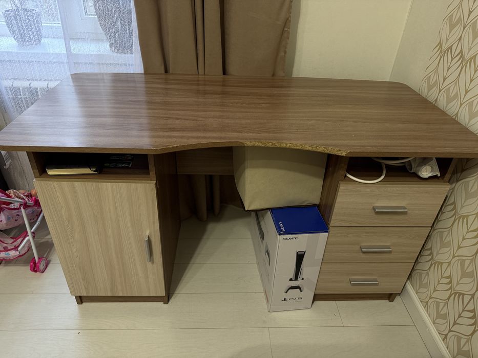 Продам стол для компьютер