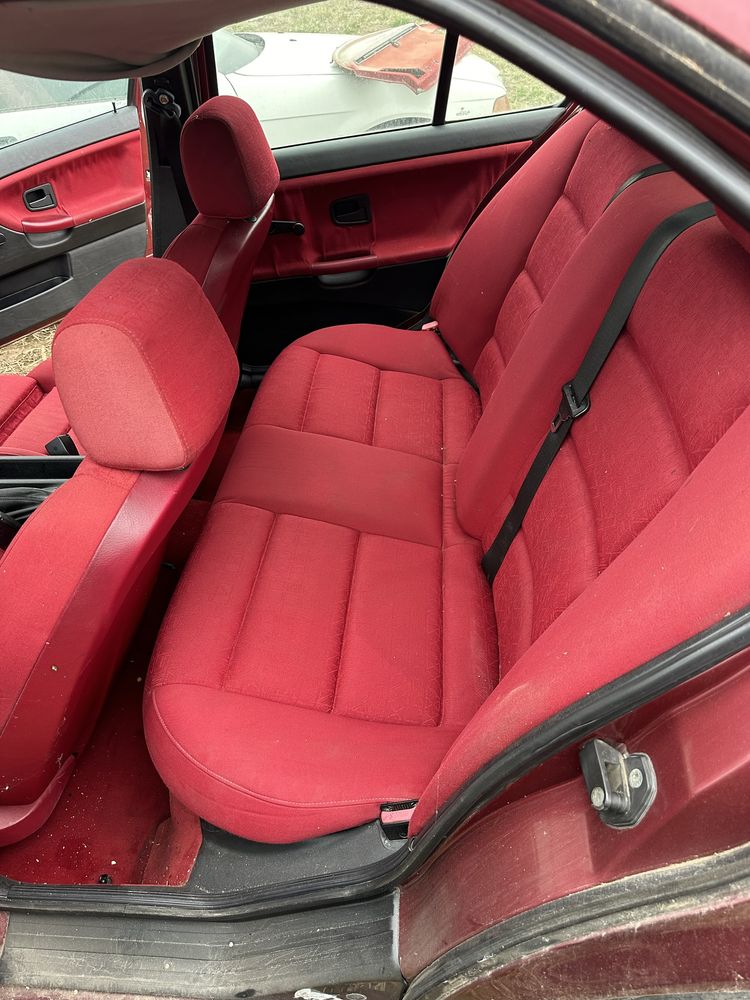 Piese bmw e36 sedan 316i // interior recaro rosu / motor 1.6 190k km