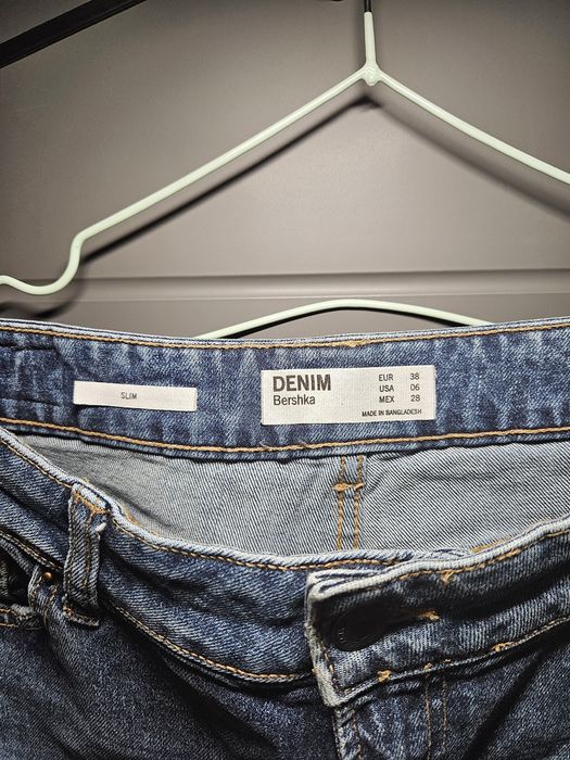 Blugi Bershka 38