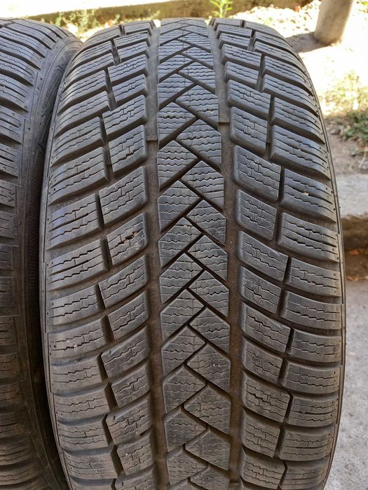 Зимни 215/45 R18 VREDESTEIN