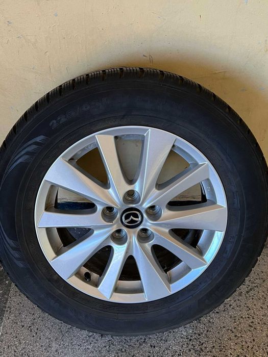 Зимни ГУМИ за MAZDA джип