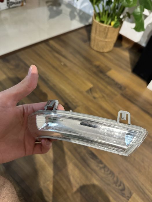 Semnalizare oglinda golf 5 - dreapta