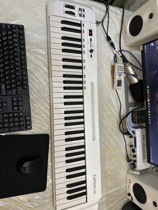 Midi klavish Samson carbon 61 tali sotiladi