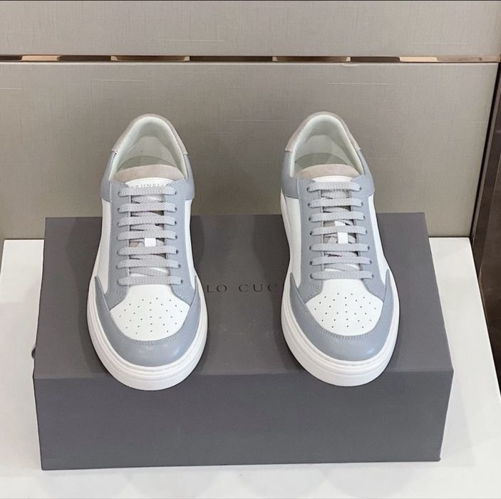 Brunello Cucinelli oyoq kiyim sotiladi